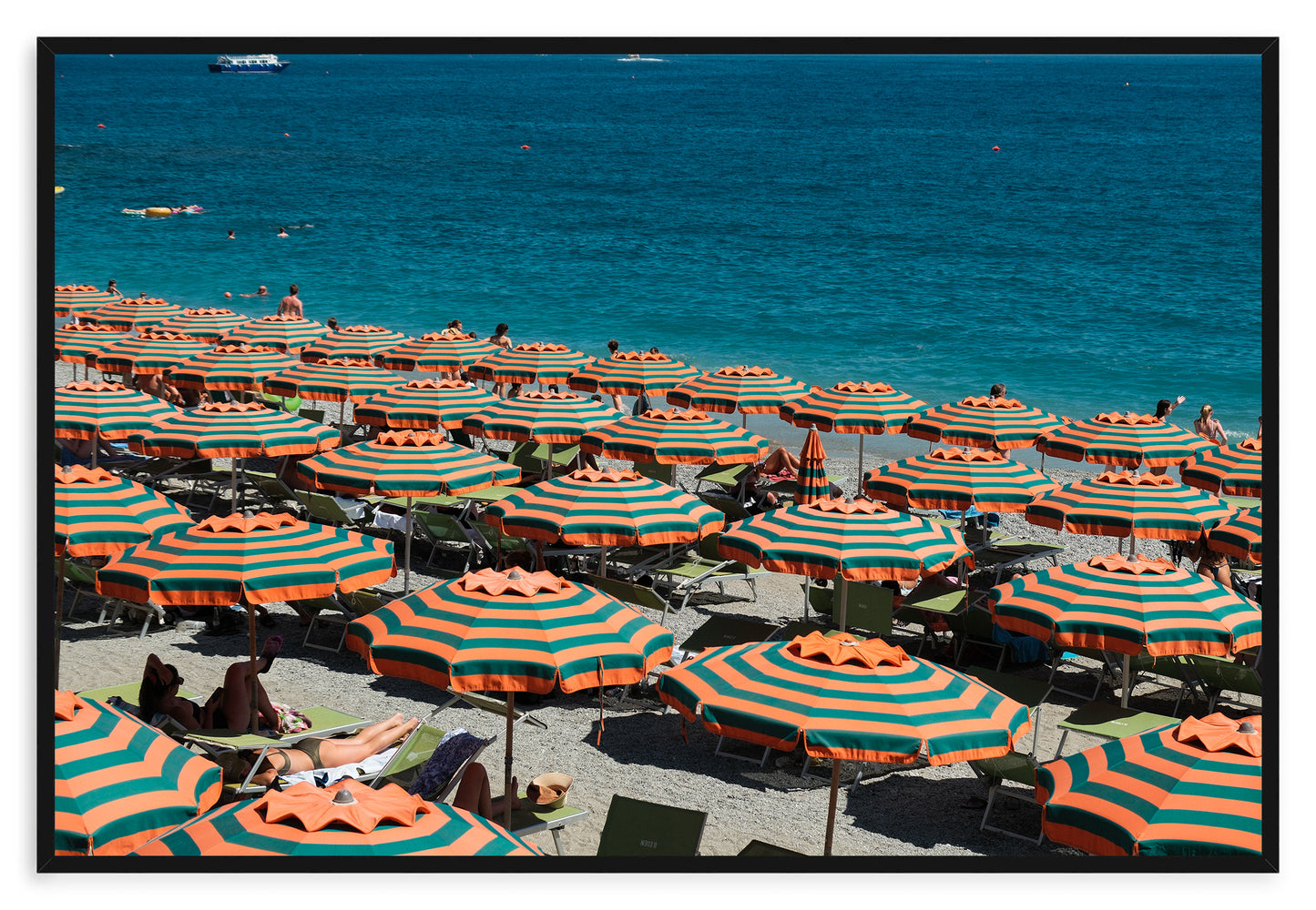 COLORFUL ESCAPES