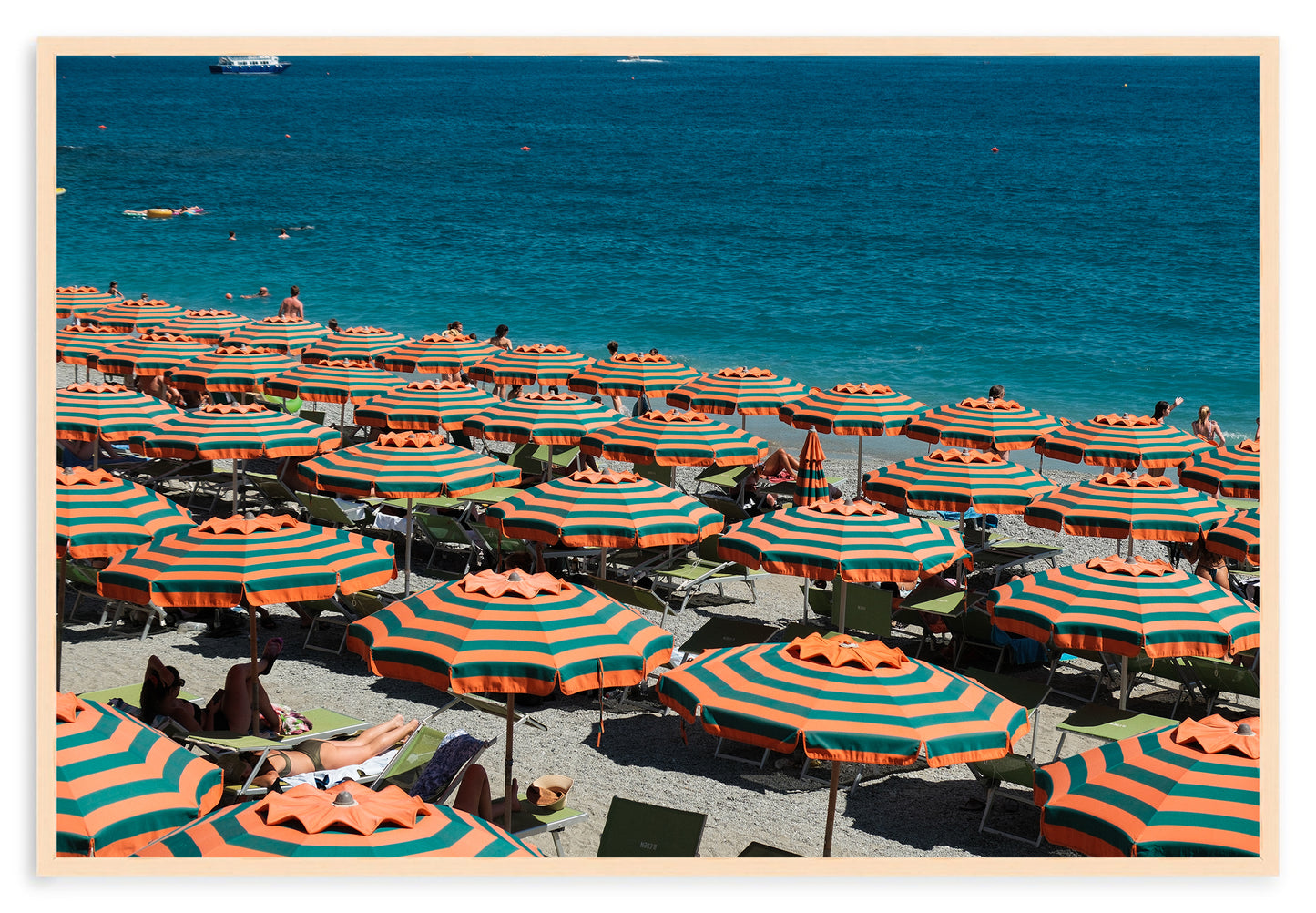 COLORFUL ESCAPES