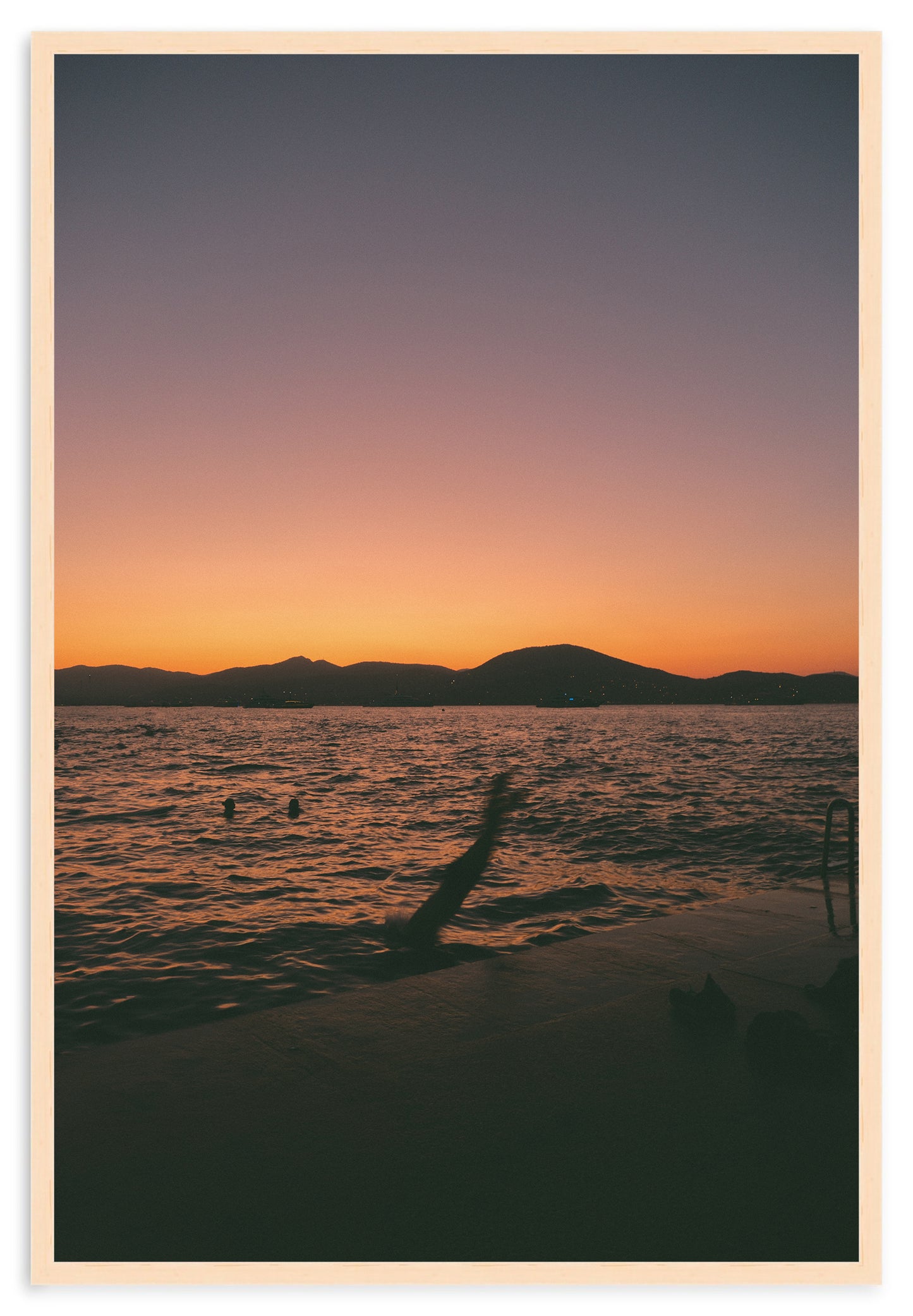 MAGIC HOUR